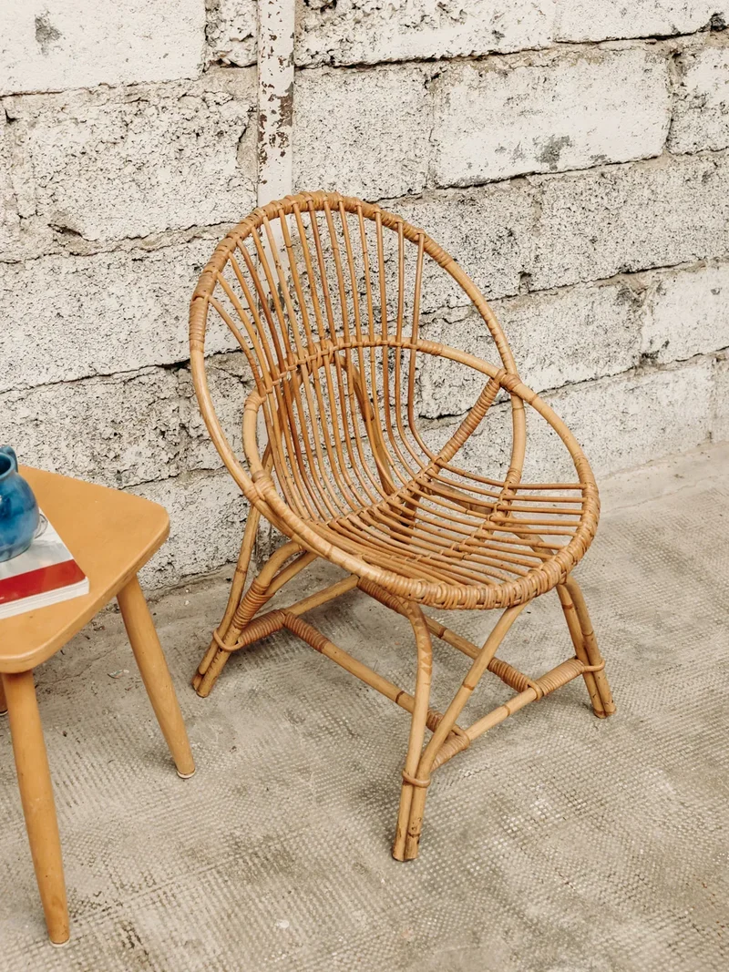 Ernest, le fauteuil en rotin N°196