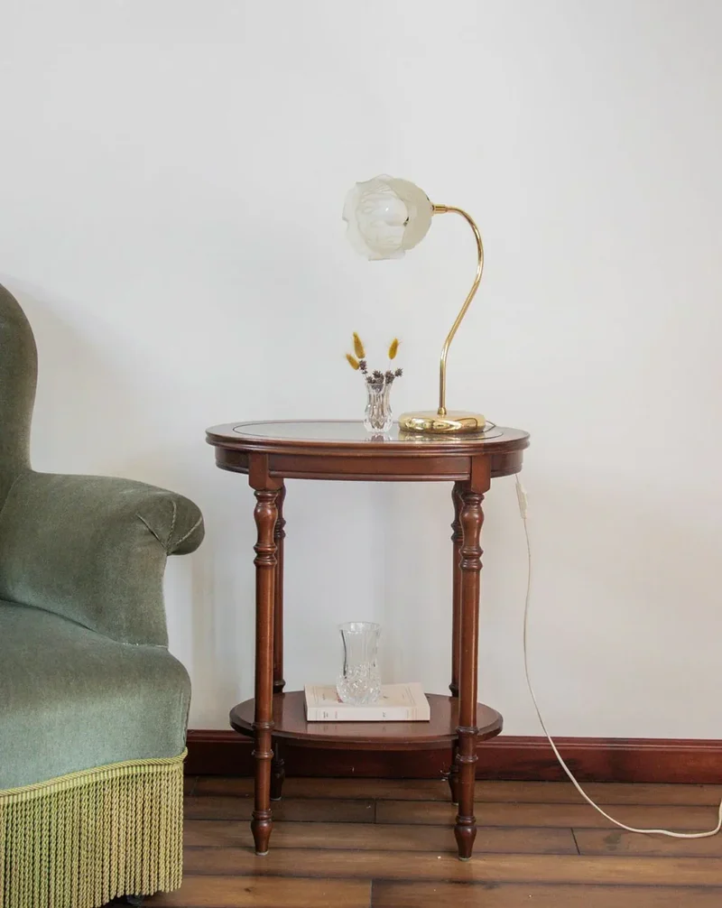 Francine, la table d'appoint en cannage N°357