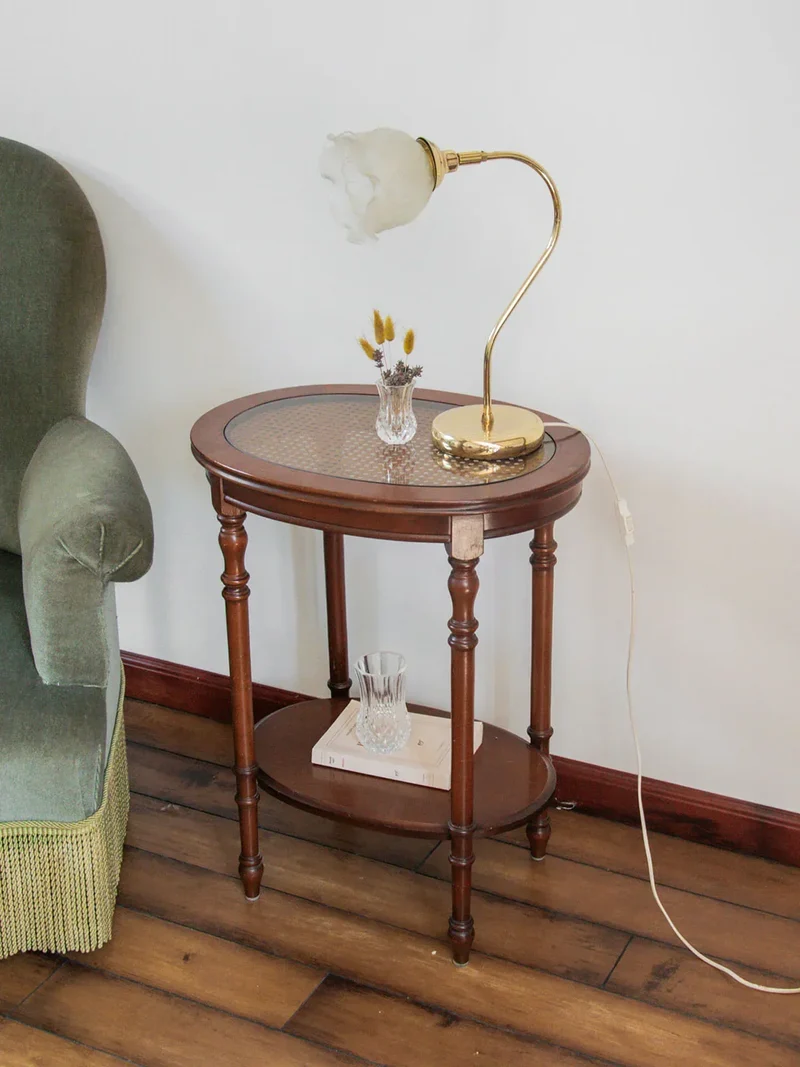 Francine, la table d'appoint en cannage N°357
