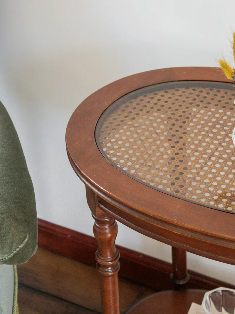 Francine, la table d'appoint en cannage N°357