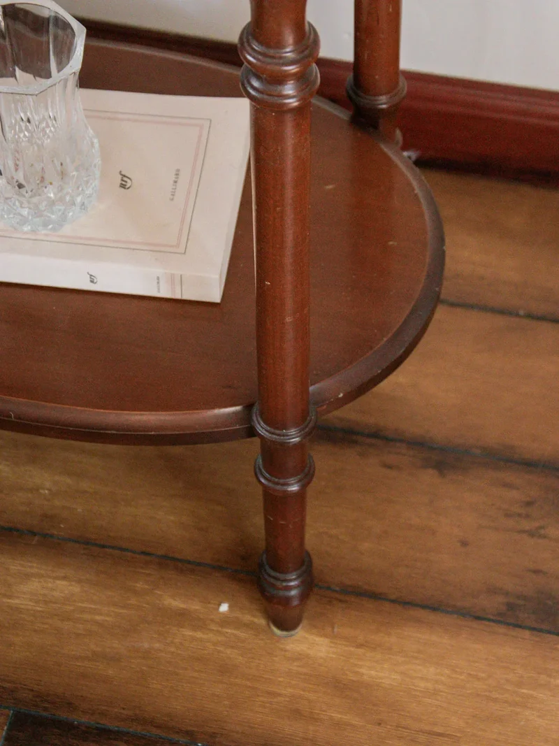 Francine, la table d'appoint en cannage N°357
