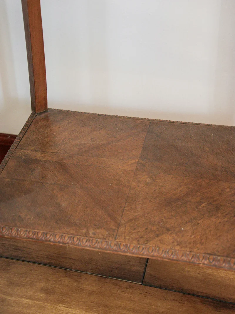 Francine, la table d'appoint en bois N°358