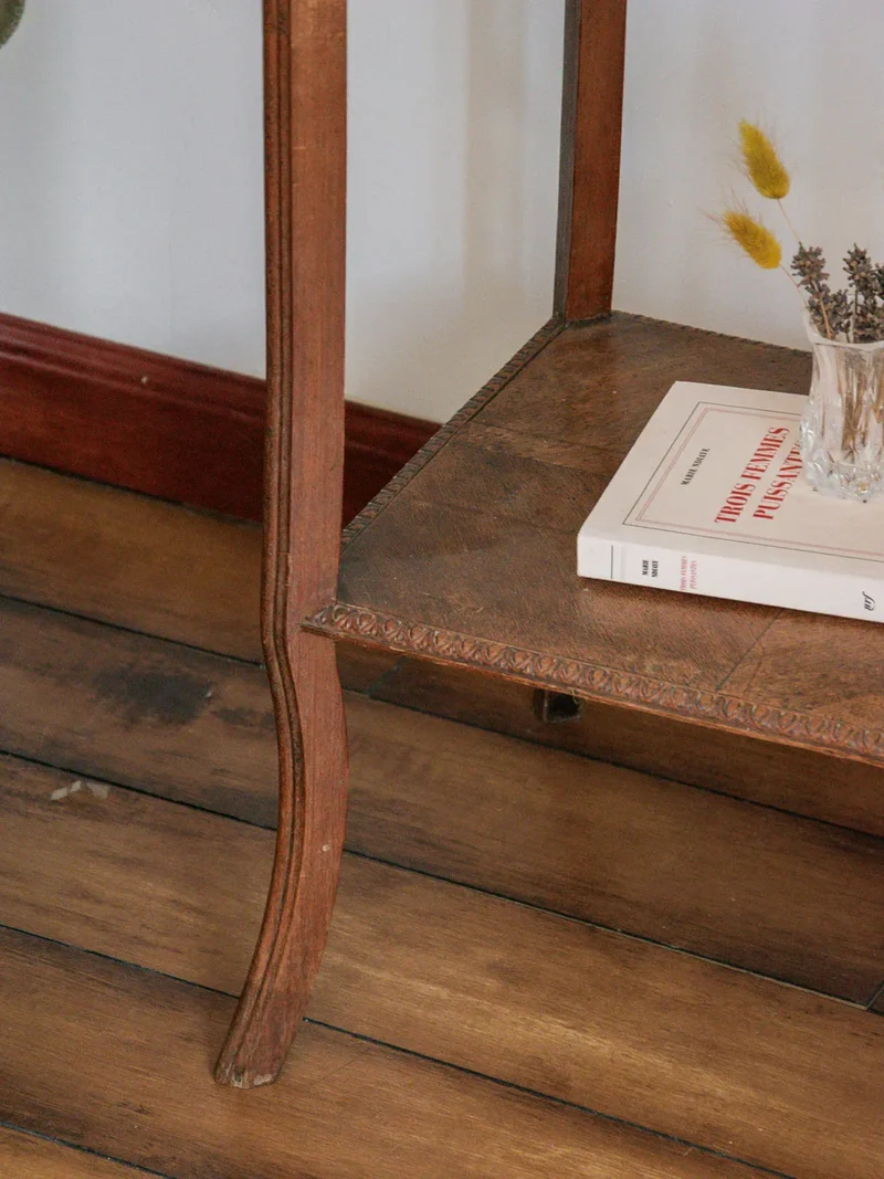 Francine, la table d'appoint en bois N°358