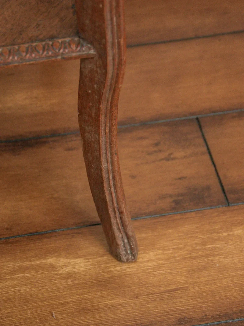 Francine, la table d'appoint en bois N°358
