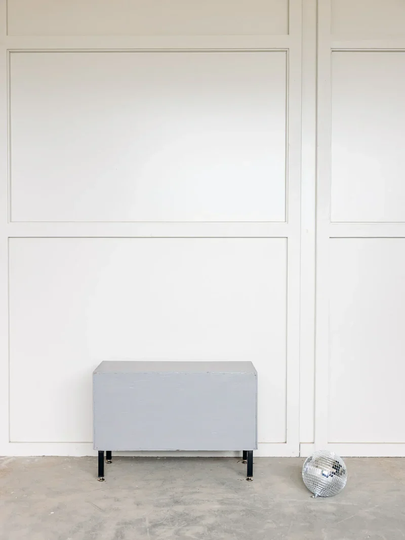 Olga, la commode en bois gris N°204