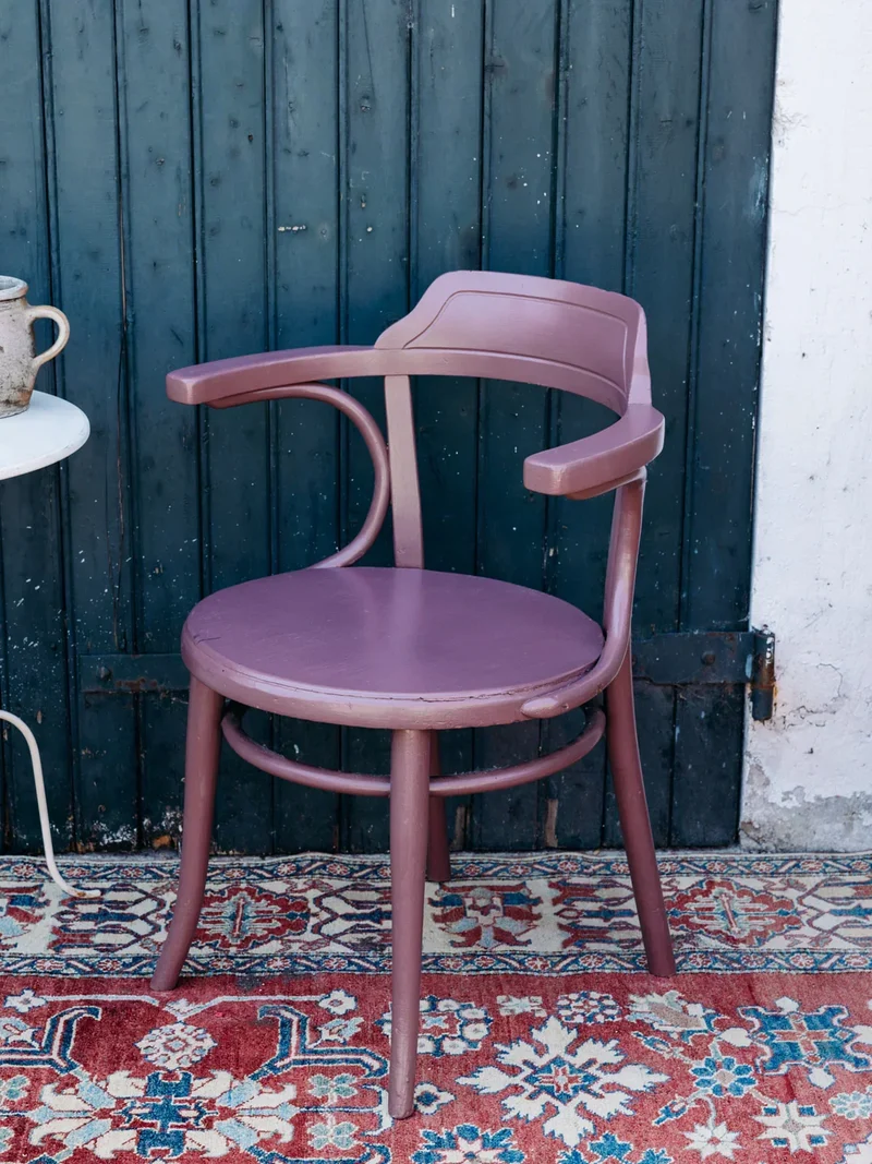 Ernest, le fauteuil violet en bois N°131