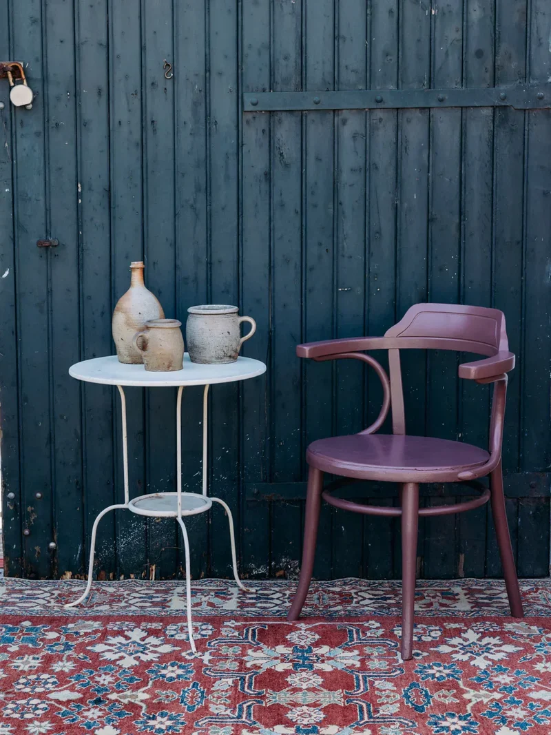 Ernest, le fauteuil violet en bois N°131