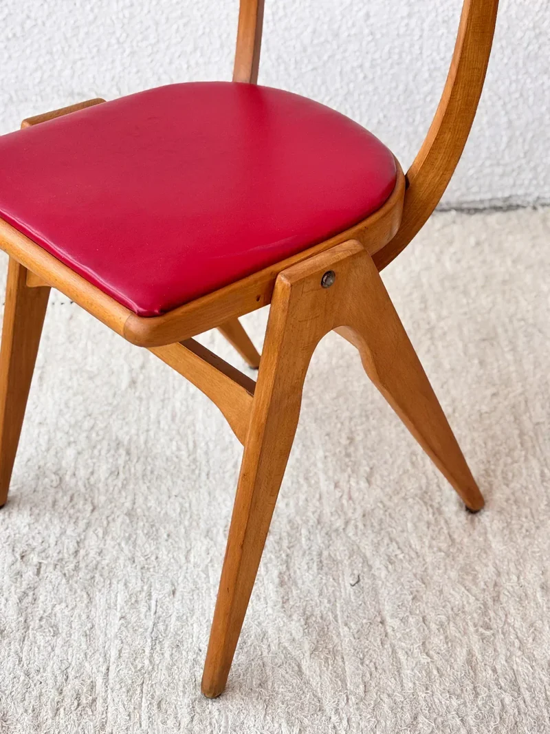 Alma, la paire de chaises en bois N°681