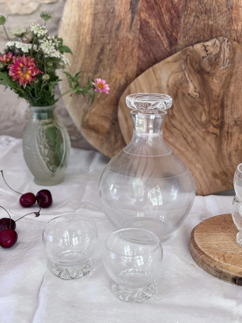 Eugène, le lot de 4 verres et 1 carafe N°185