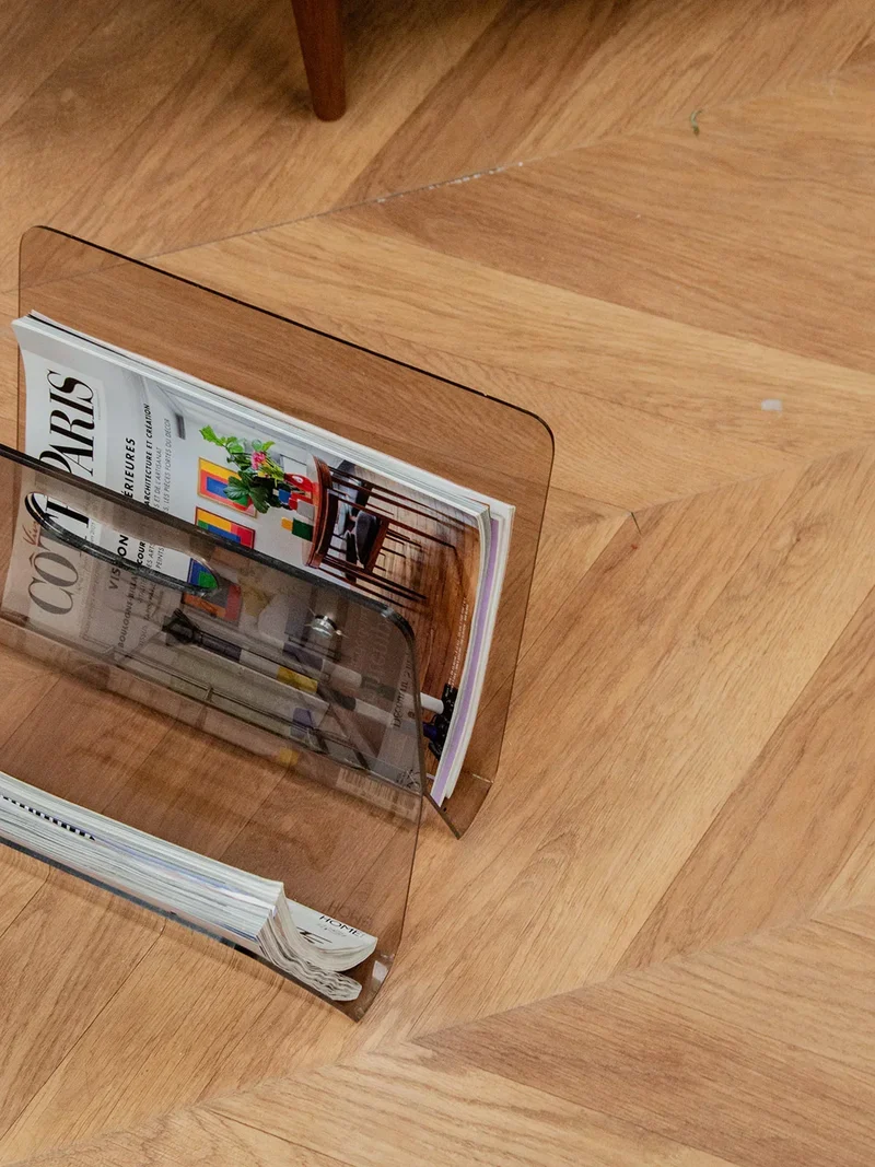 Marius, le porte-revues en plexiglass N°157