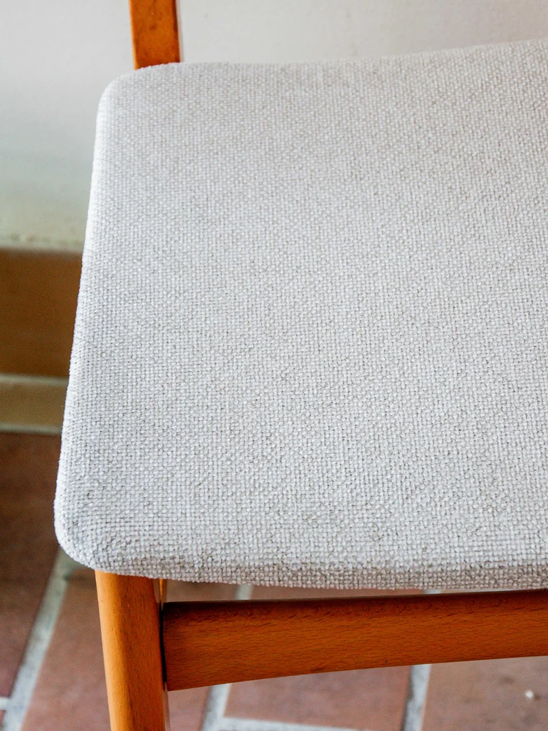 Claude, la paire de chaises en bois N°866