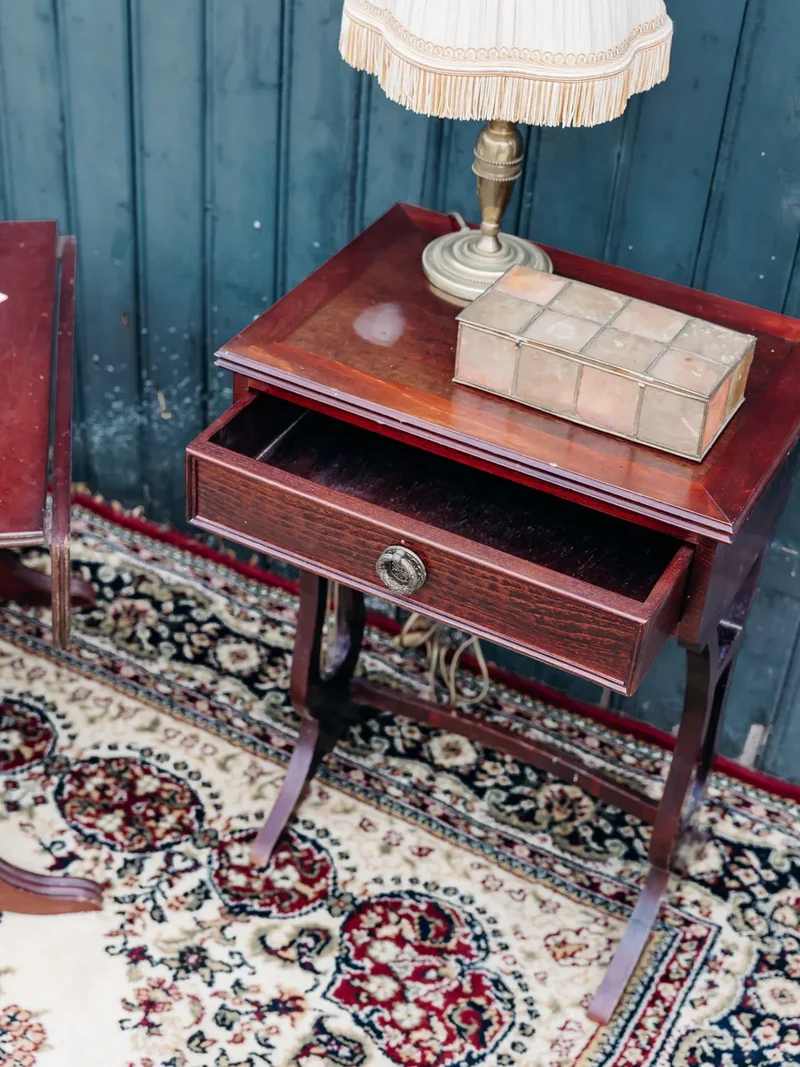 Odile, la table de chevet en bois N°431