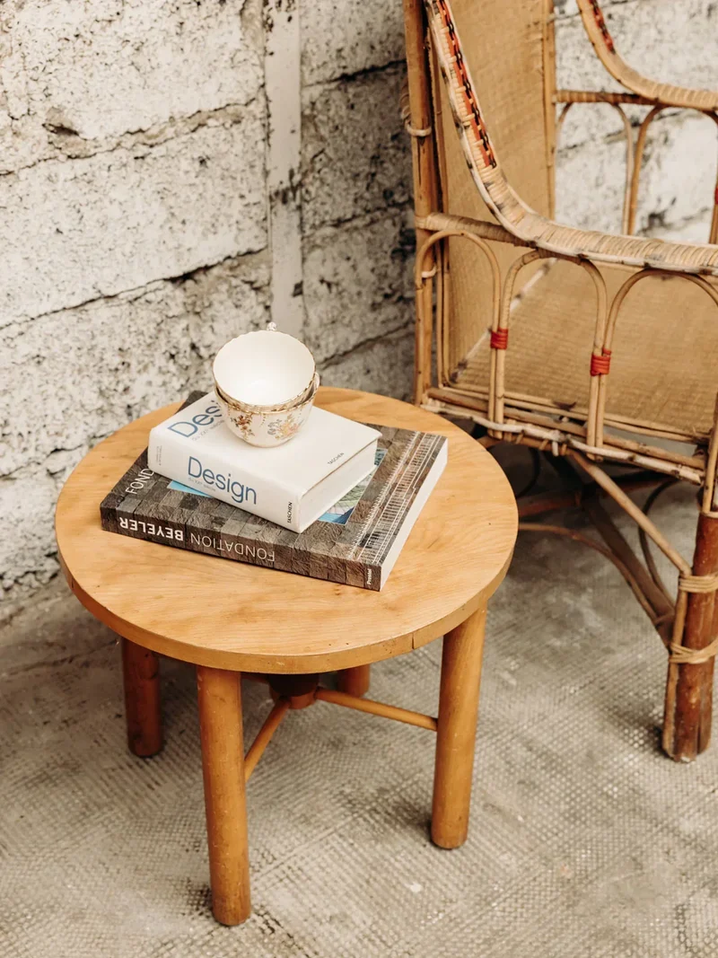 Hanna, la table d'appoint ronde N°514