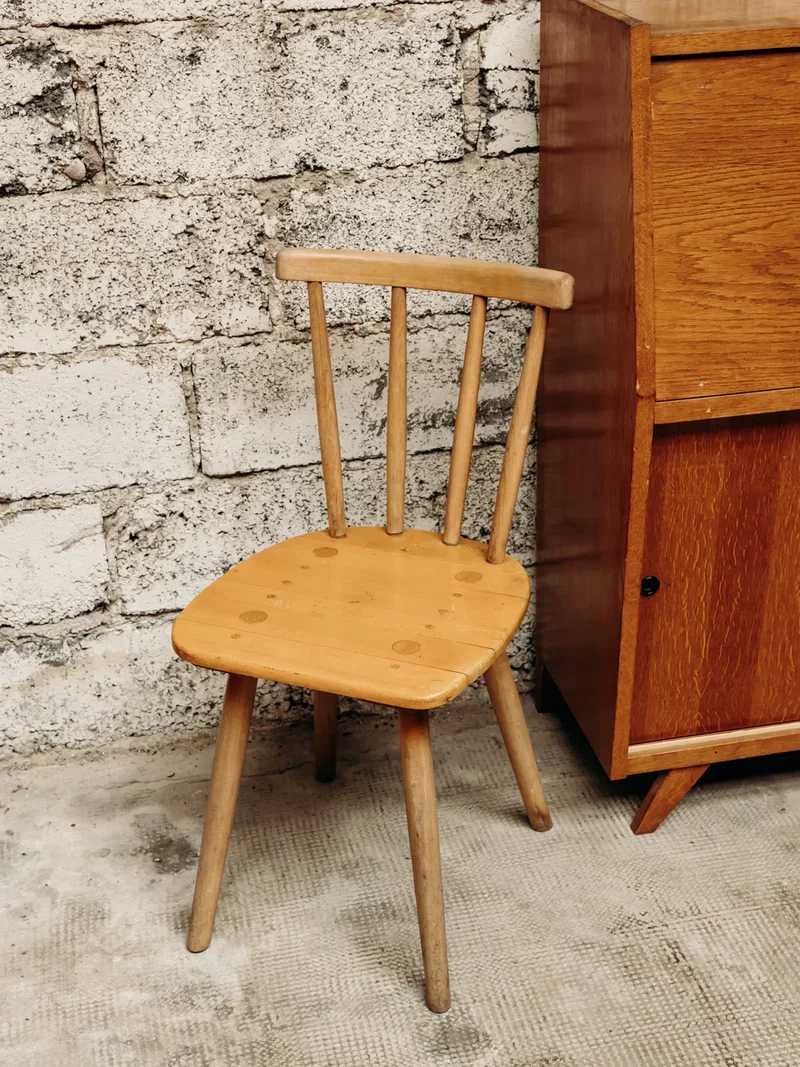 Claude, la chaise en bois claire N°593