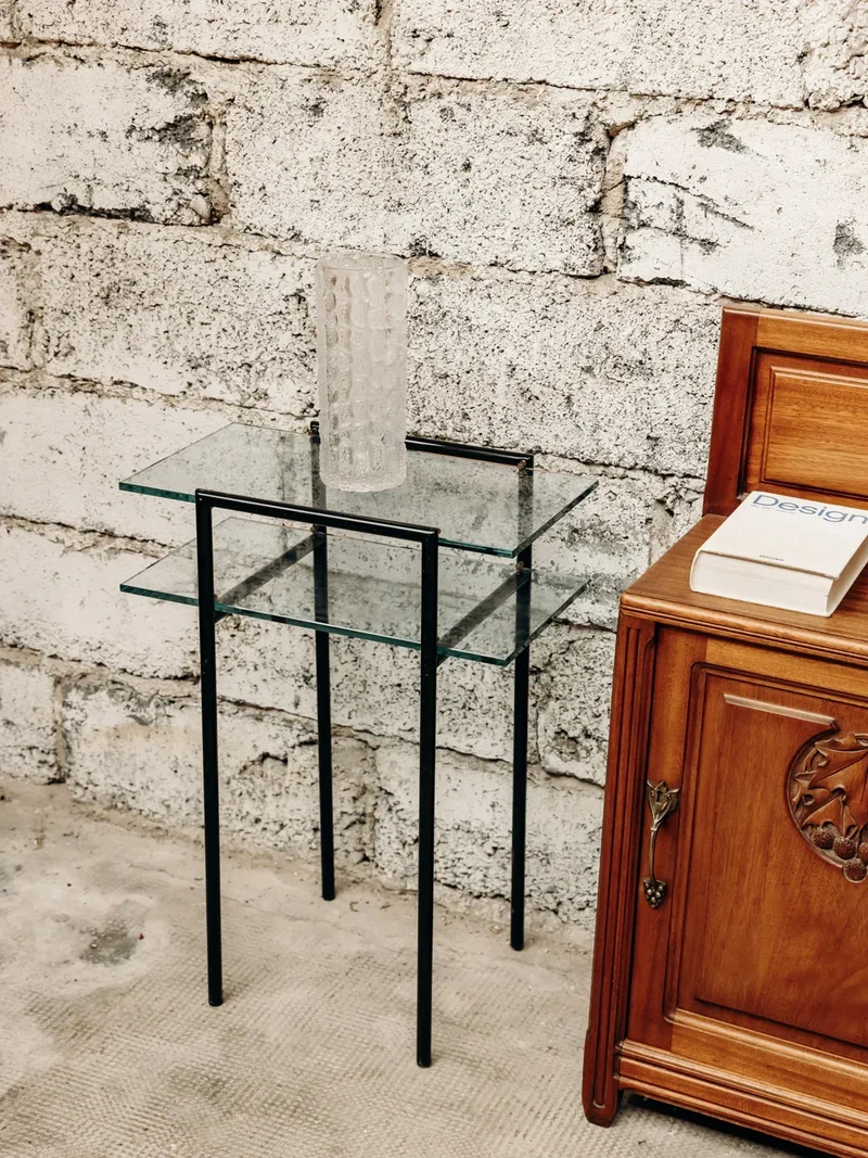Hanna, la table en métal et verre N°511