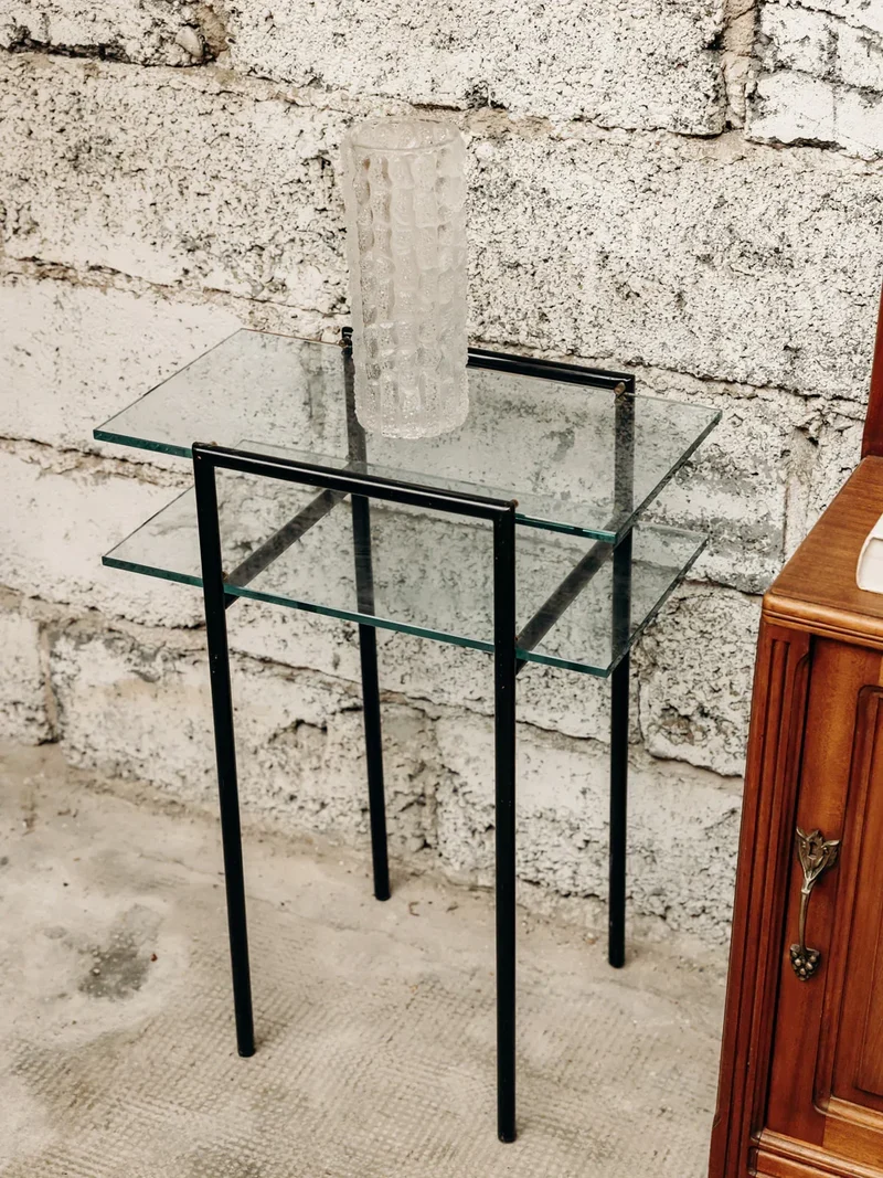 Hanna, la table en métal et verre N°511