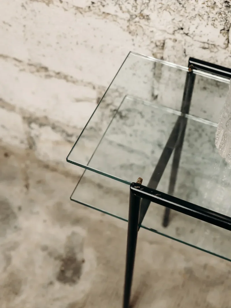 Hanna, la table en métal et verre N°511