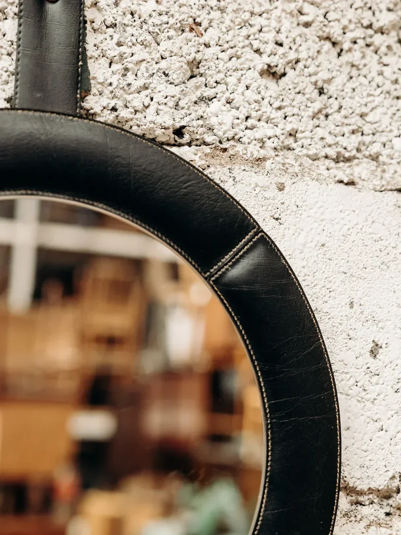 Igor, le miroir rond en cuir N°686