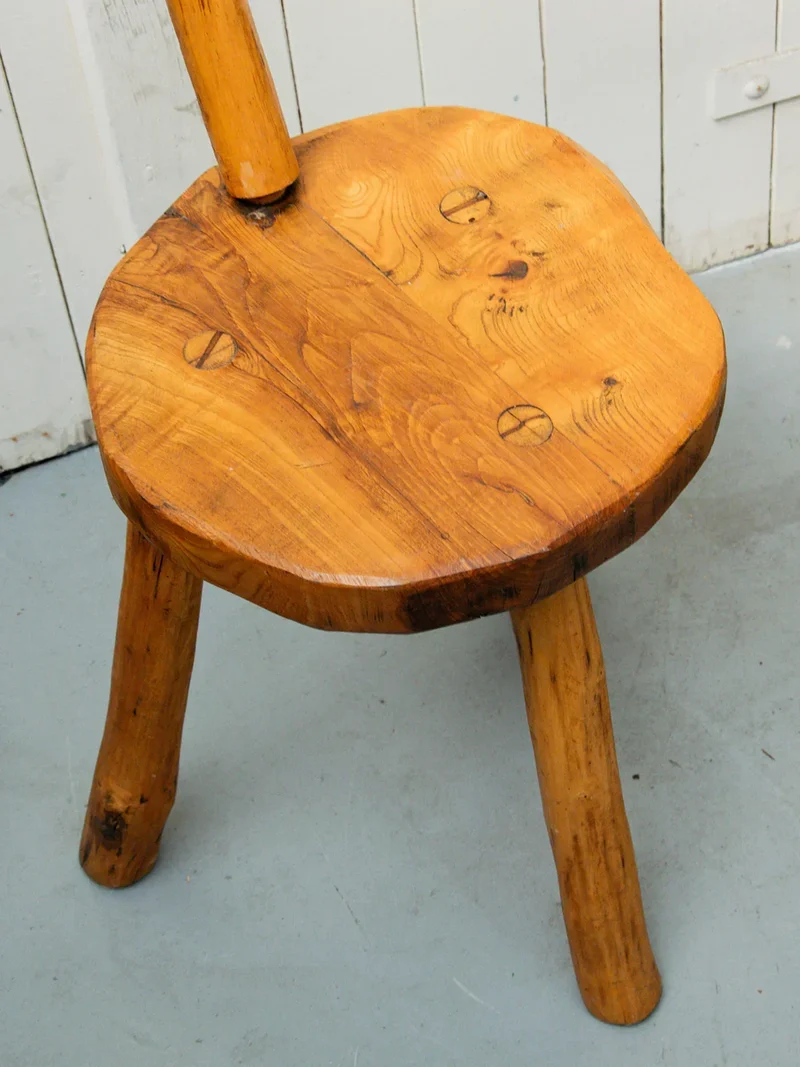 Regis, le tabouret en bois N°446