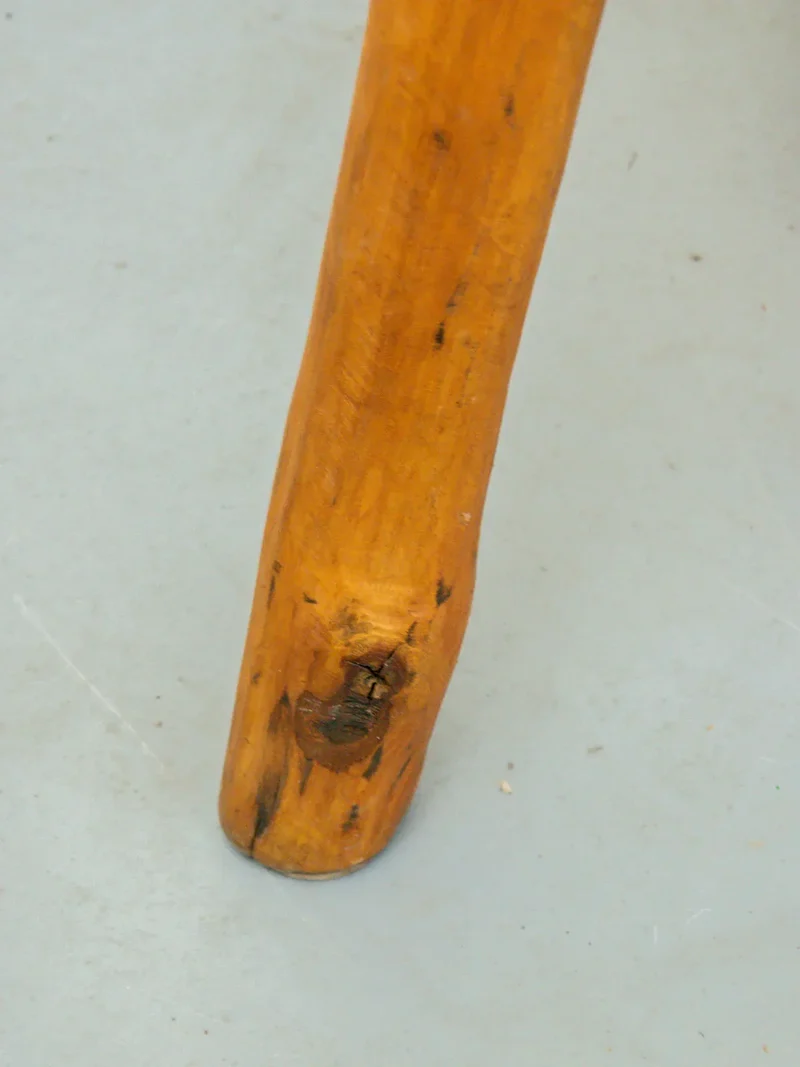 Regis, le tabouret en bois N°446