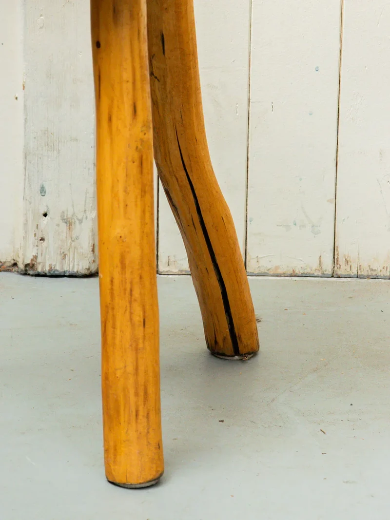 Regis, le tabouret en bois N°446