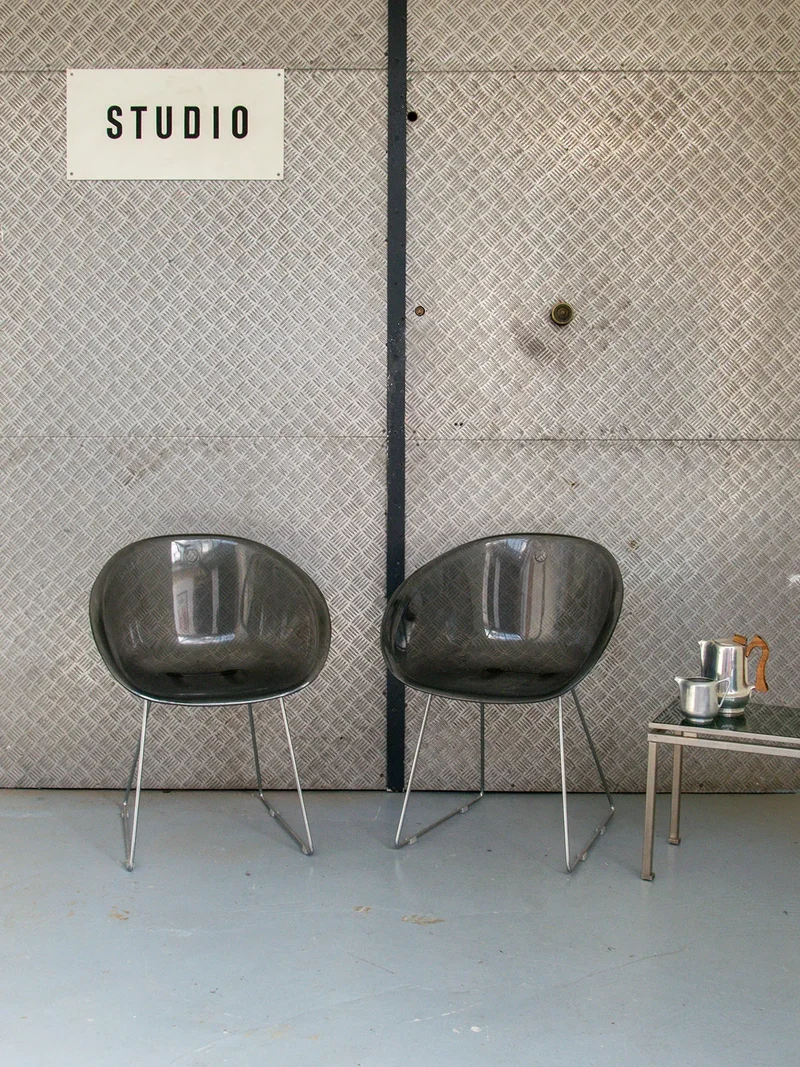 Alma, le lot de 6 chaises italiennes en métal N°1314