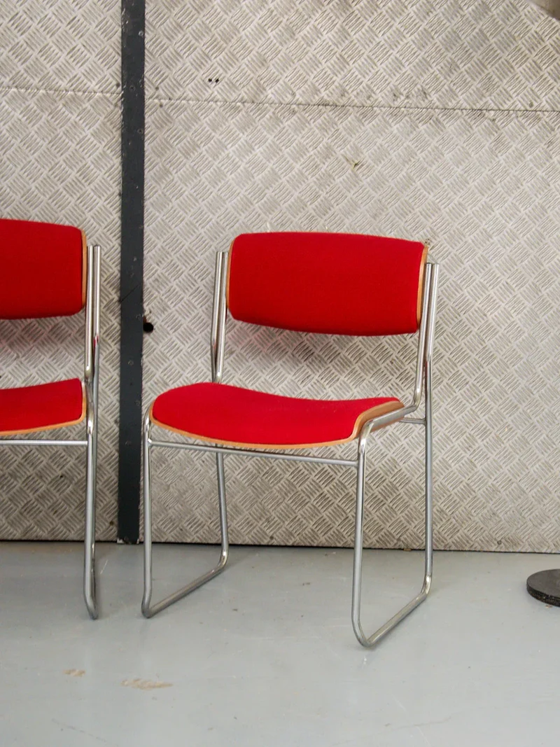 Alma, le lot de 6 chaises en laine N°515