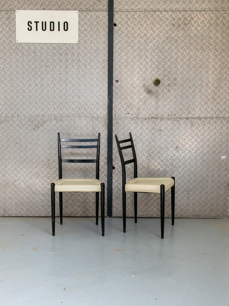 Alma, le lot de 6 chaises en bois N°308