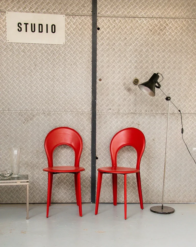 Alma, la paire de chaises en cuir N°310