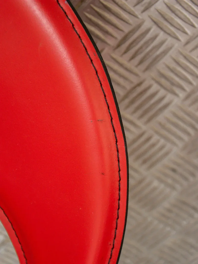 Alma, la paire de chaises en cuir N°310