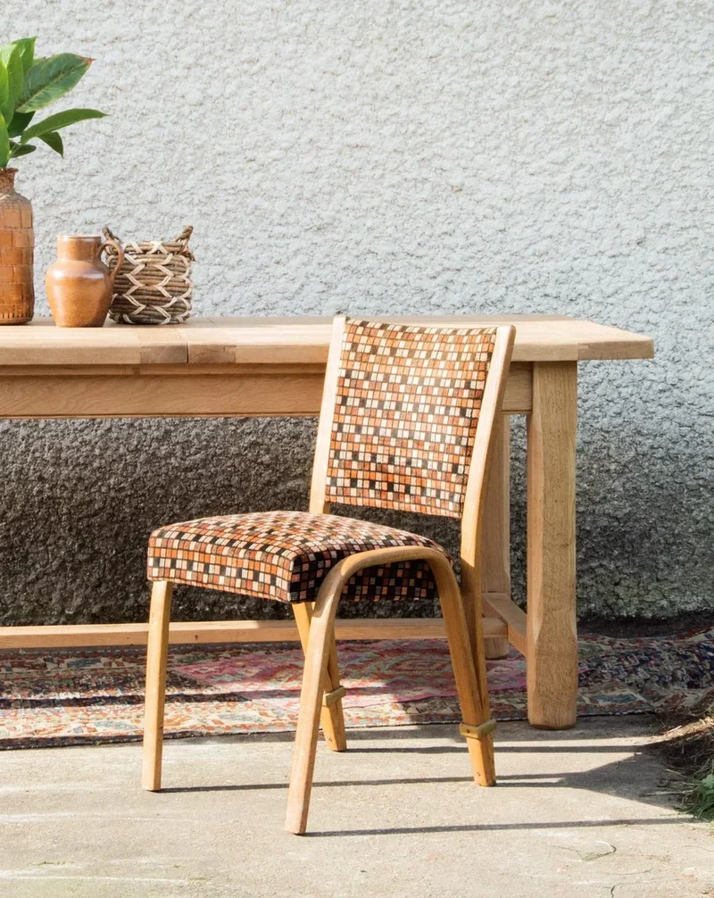 Alma, la chaise à carreaux N°323
