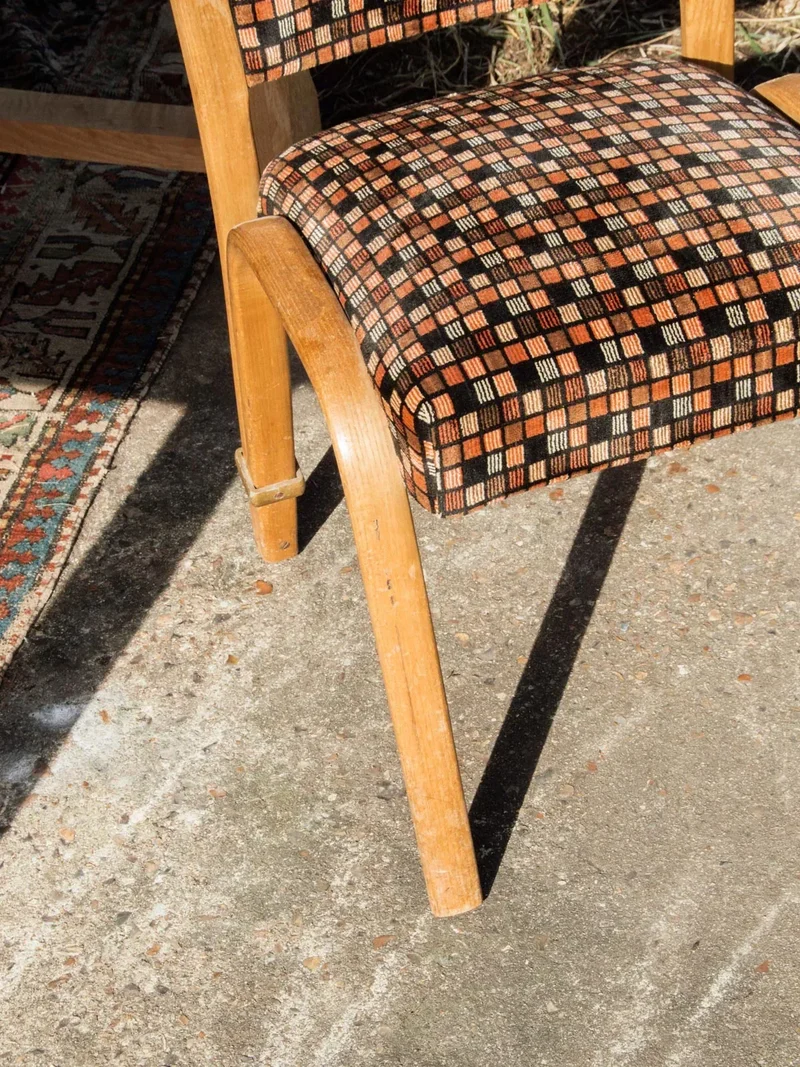 Alma, la chaise à carreaux N°323