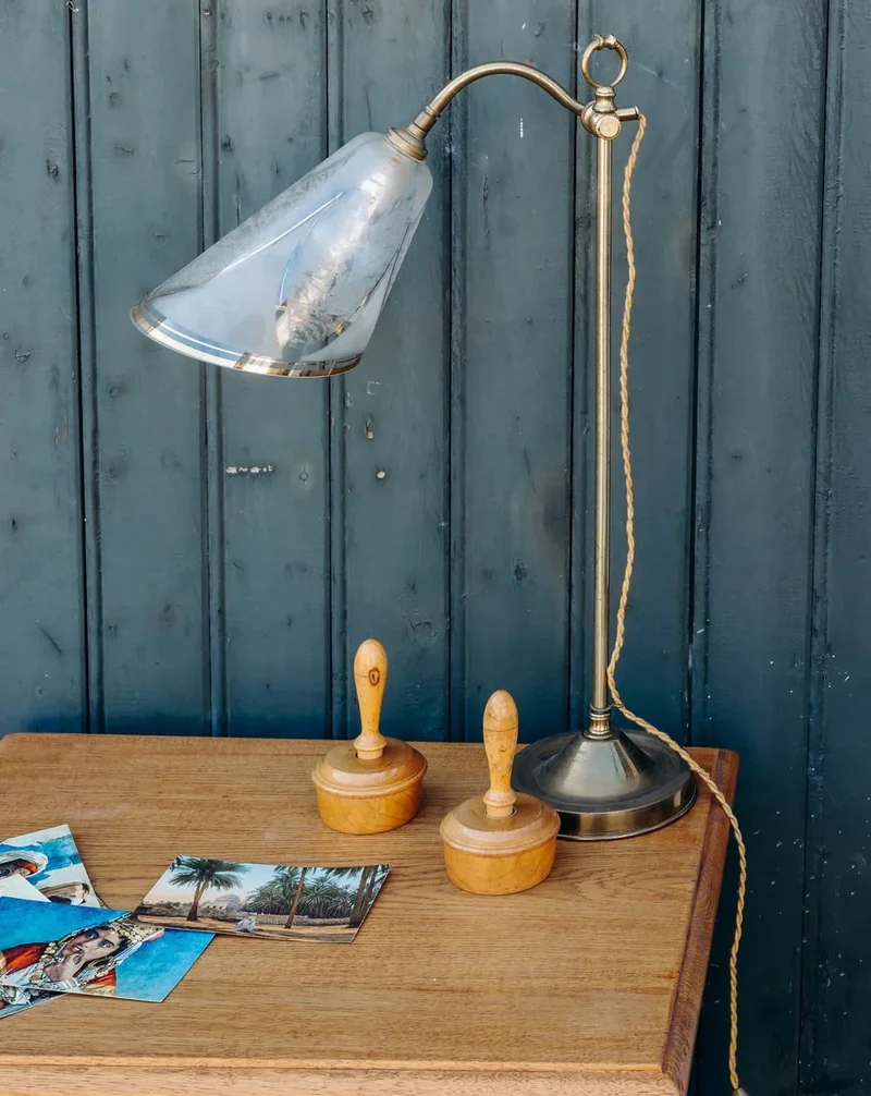 Suzanne, la lampe à poser dorée N°121