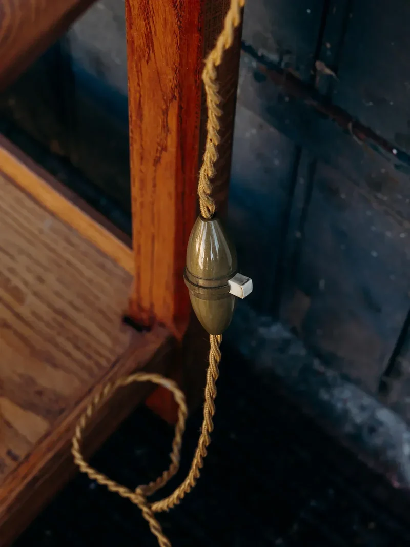 Suzanne, la lampe à poser dorée N°121