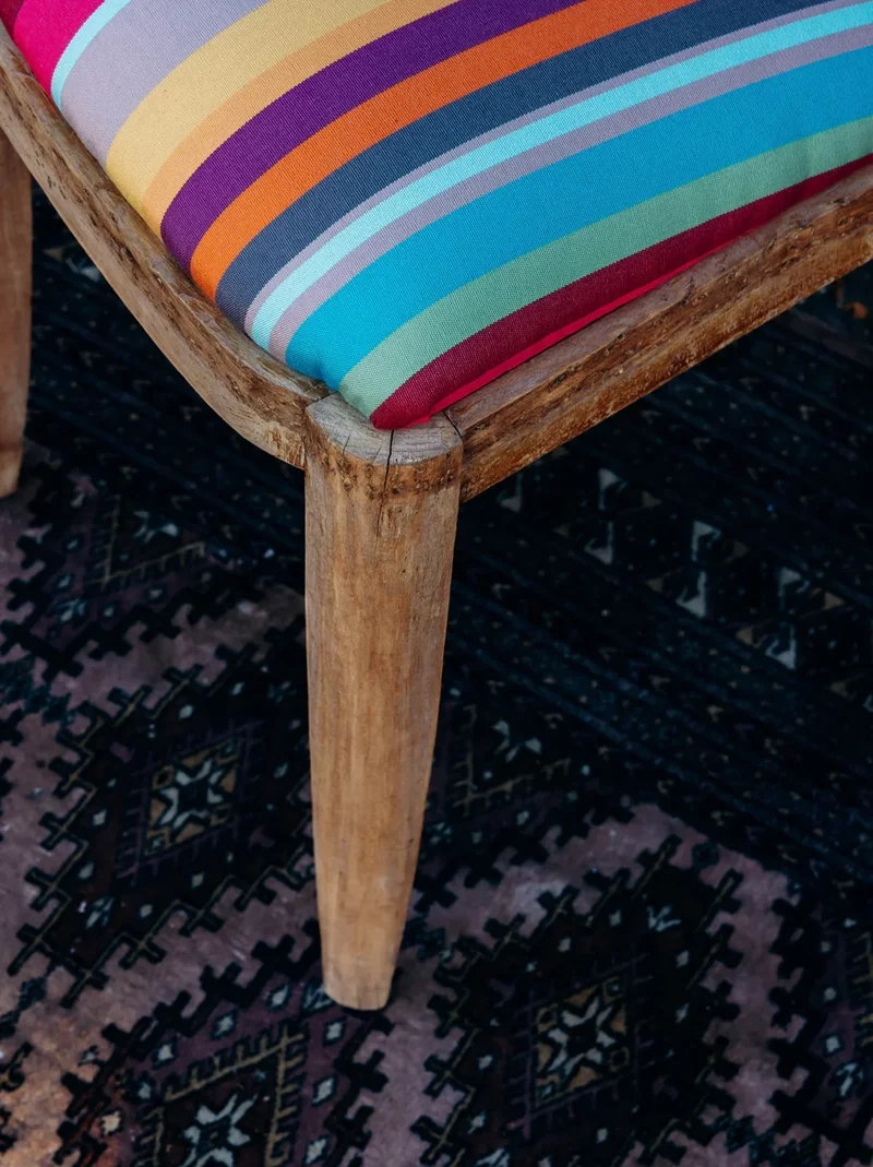Claude, la chaise multicolore en bois N°406