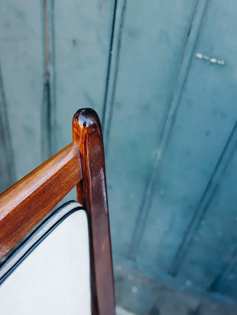 Alma, la chaise en simili cuir N°249