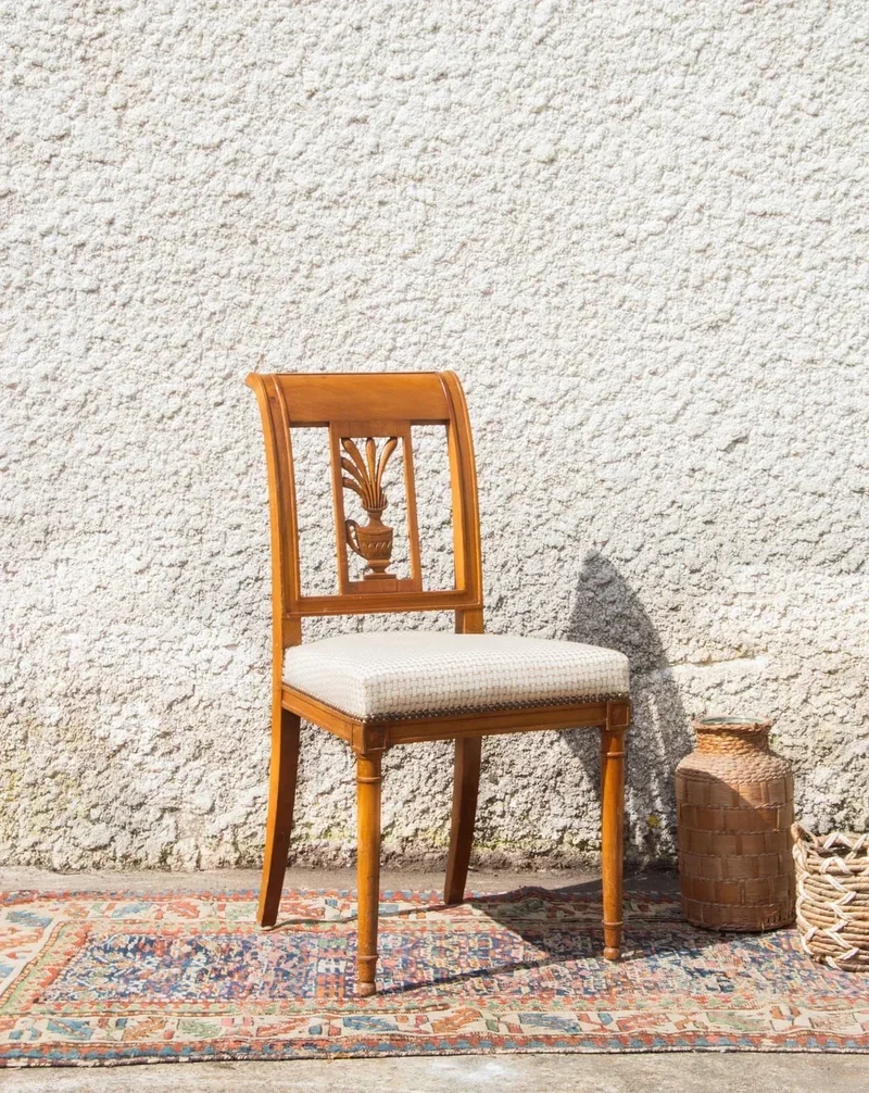 Claude, la chaise en bois N°584