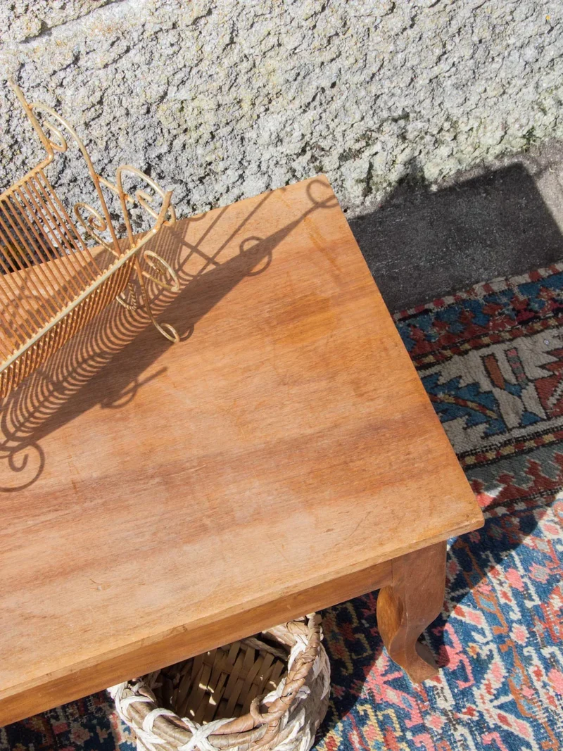 Francine, la table d'appoint en noyer N°339