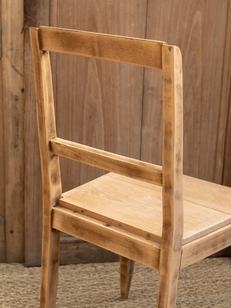 Claude, la paire de chaises en bois N°470