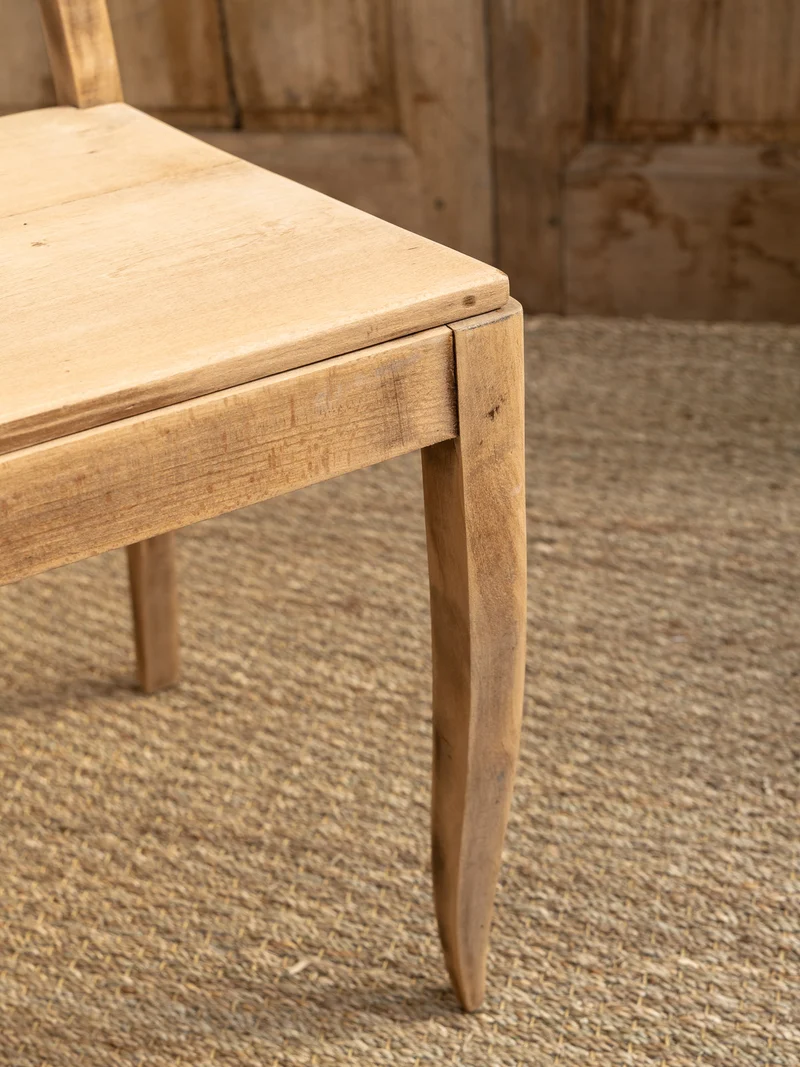Claude, la paire de chaises en bois N°470