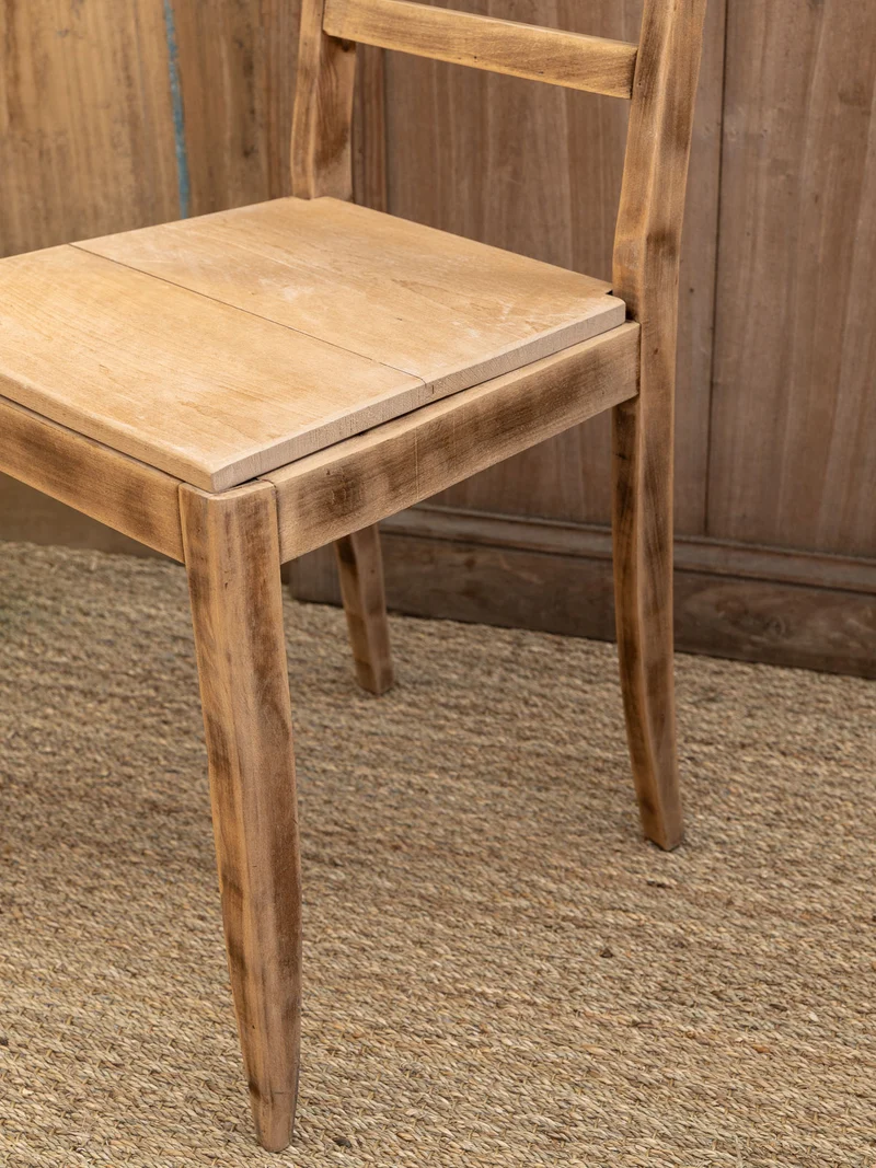 Claude, la paire de chaises en bois N°470