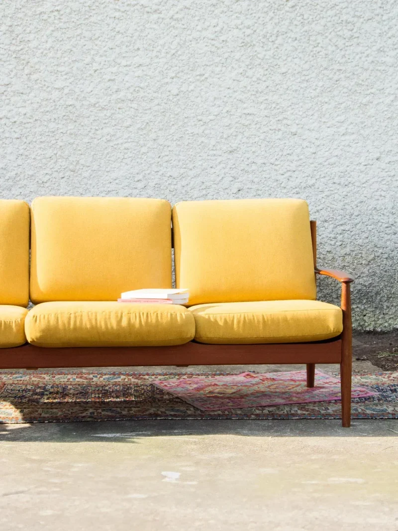 Clara, la banquette jaune N°23