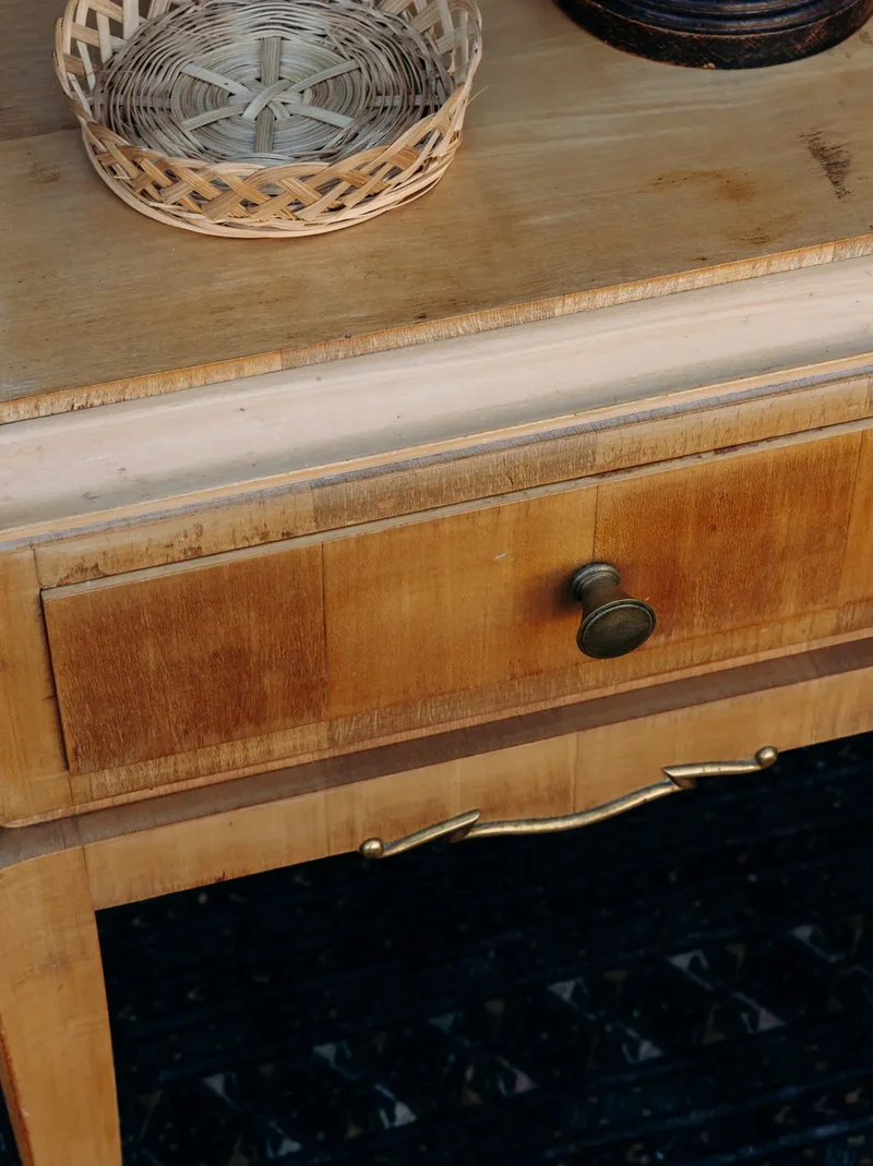 Odile, la petite table de chevet en bois clair N°121