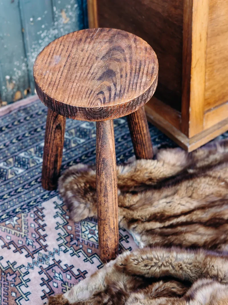 Regis, le tabouret en bois N°393