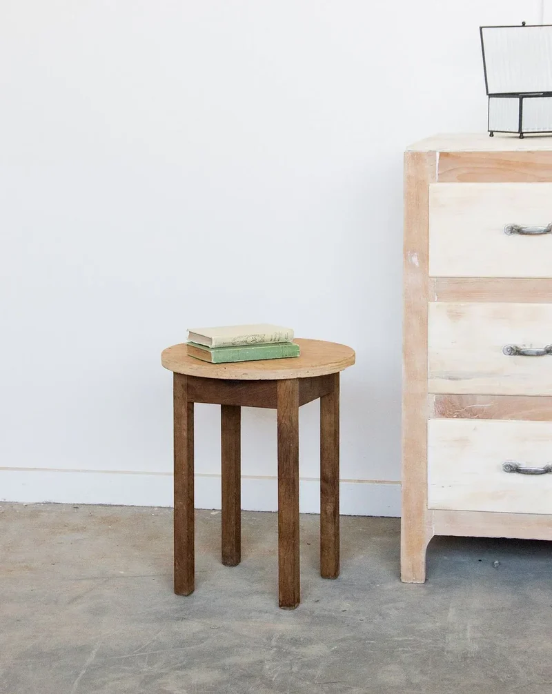 Regis, le tabouret en chêne N°431