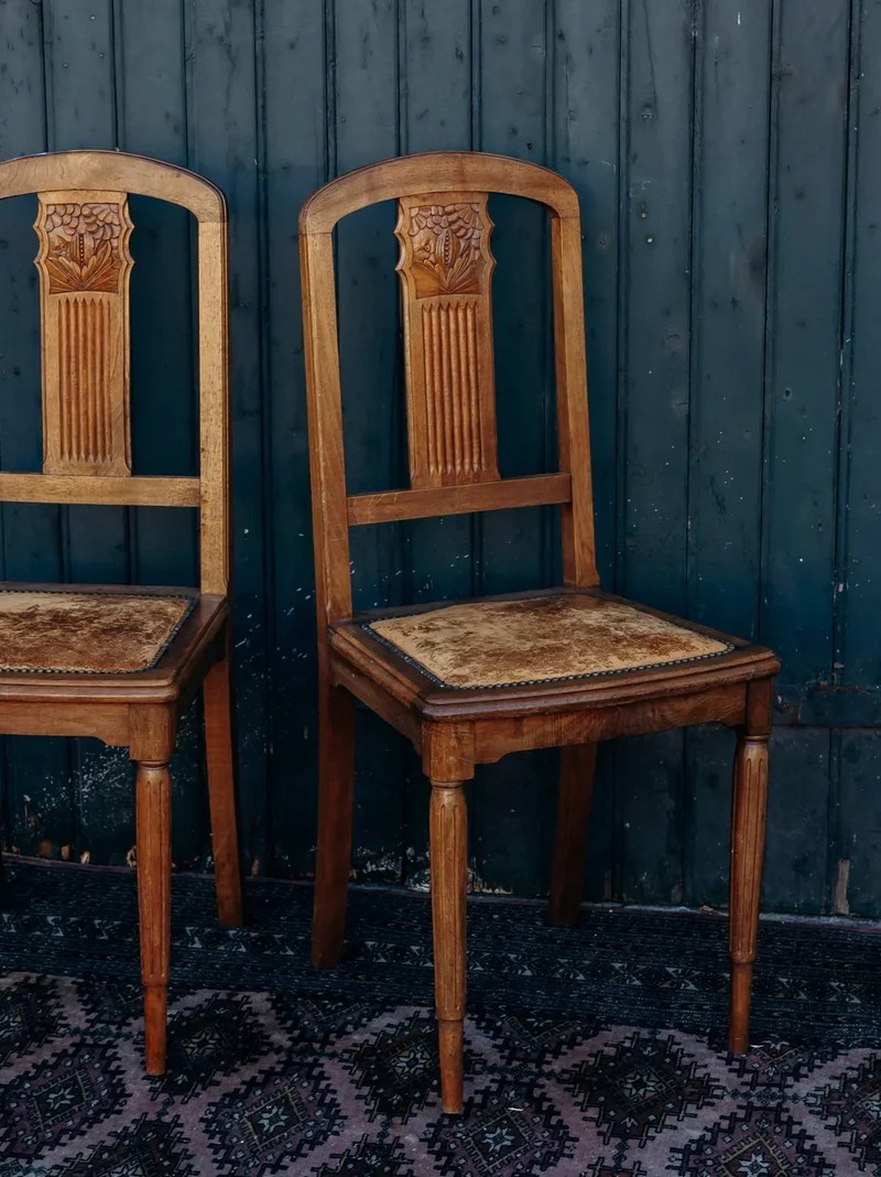 Claude, la chaise en bois et cuir N°407