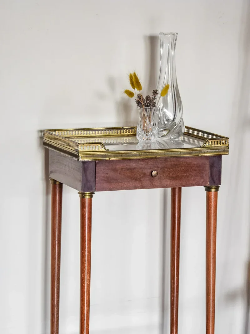 Odile, la table de chevet en bois N°375