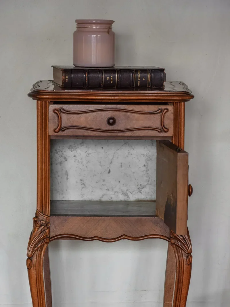 Odile, la table de chevet en bois N°374