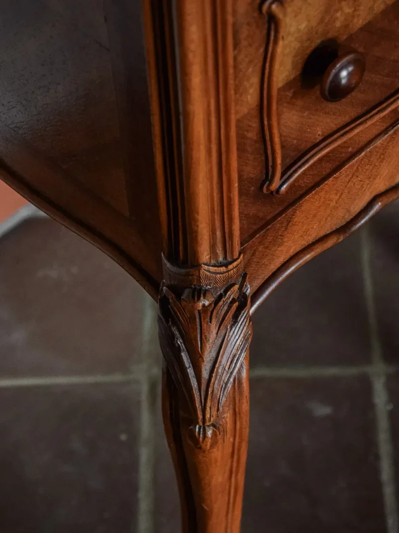 Odile, la table de chevet en bois N°374