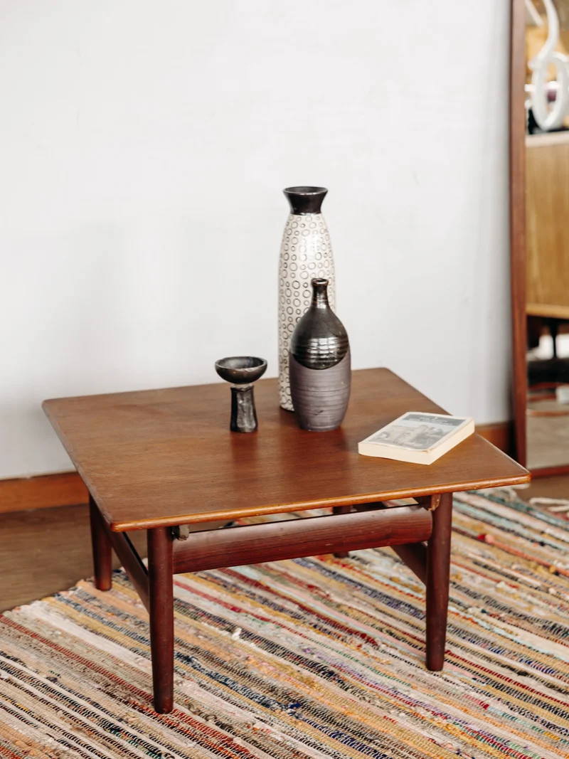 Donna, la table basse en teck N°222